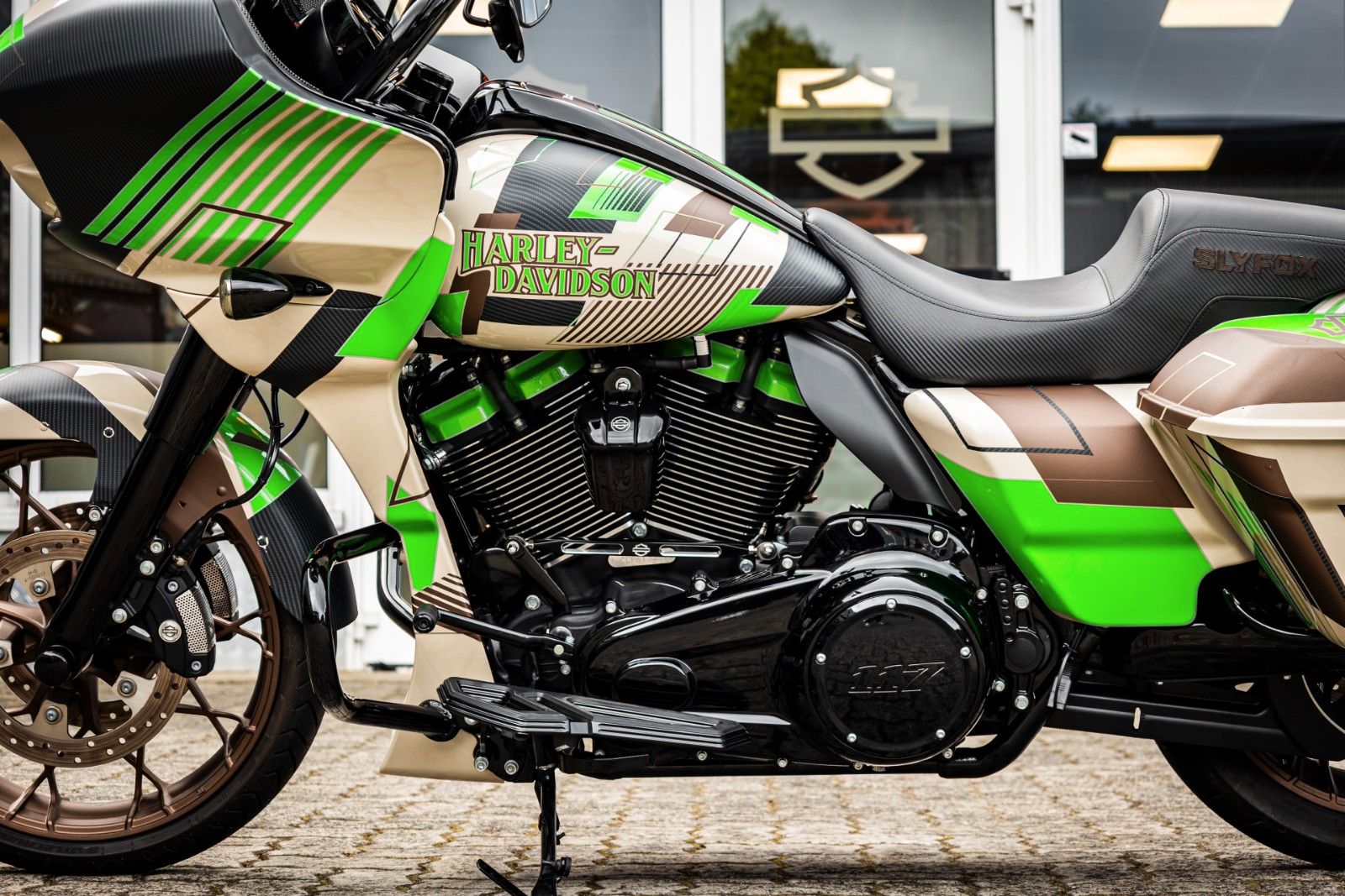 Fahrzeugabbildung Harley-Davidson FLTRXST Road Glide ST - Clubstyle - Kesstech -