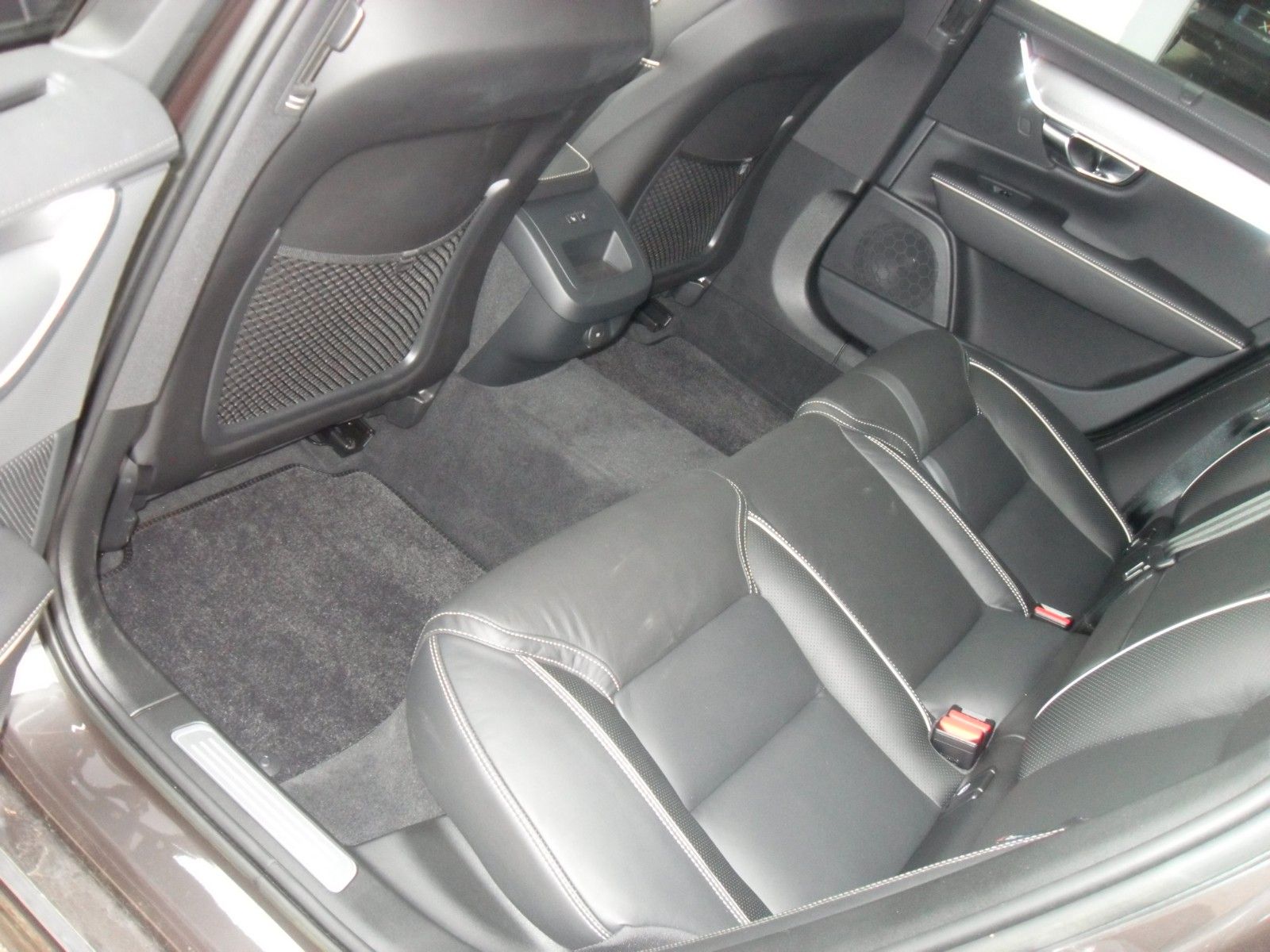 Fahrzeugabbildung Volvo V90 B4 Kombi Plus Dark | Standheizung / Timer