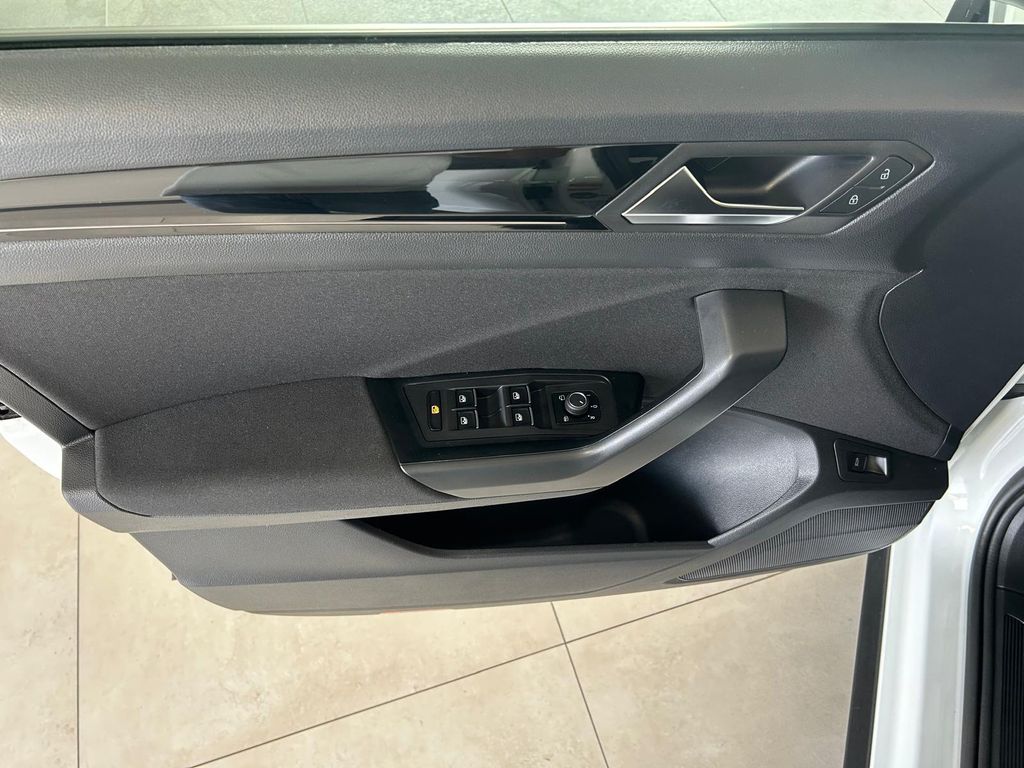 Volkswagen T-Roc 1.5 TSI BLACK-STYLE*NAVI*PDC+CAM*SHZ*LED*
