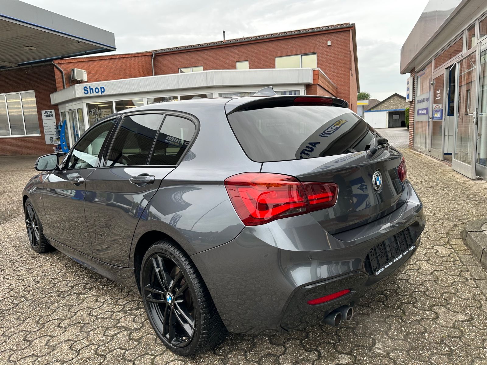 Fahrzeugabbildung BMW 125 i Edition M Sport Shadow LED/Navi/Leder/PDC