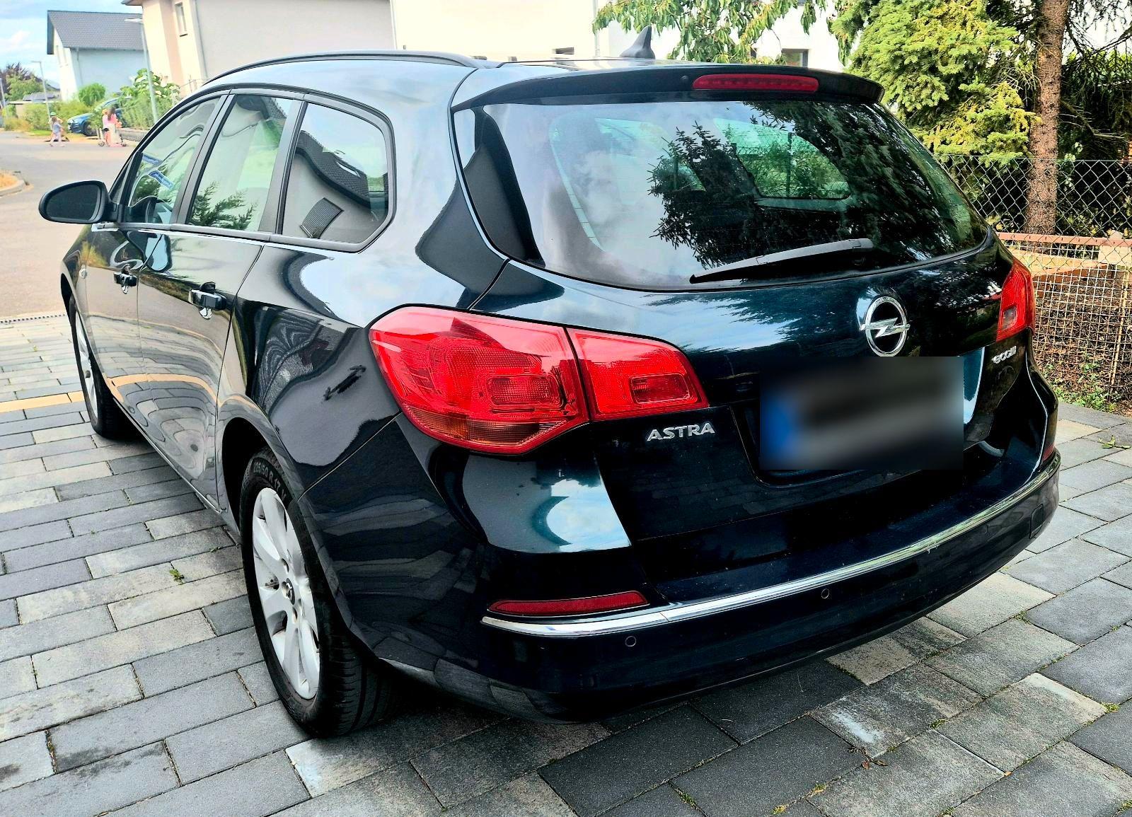 Opel Astra 2015 — photo 6