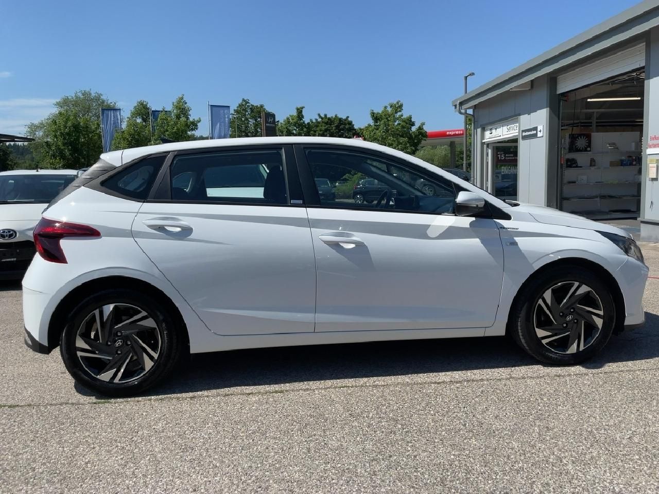 Fahrzeugabbildung Hyundai i20 1,0 l Intro Edition Mild-Hybrid + Navi Paket