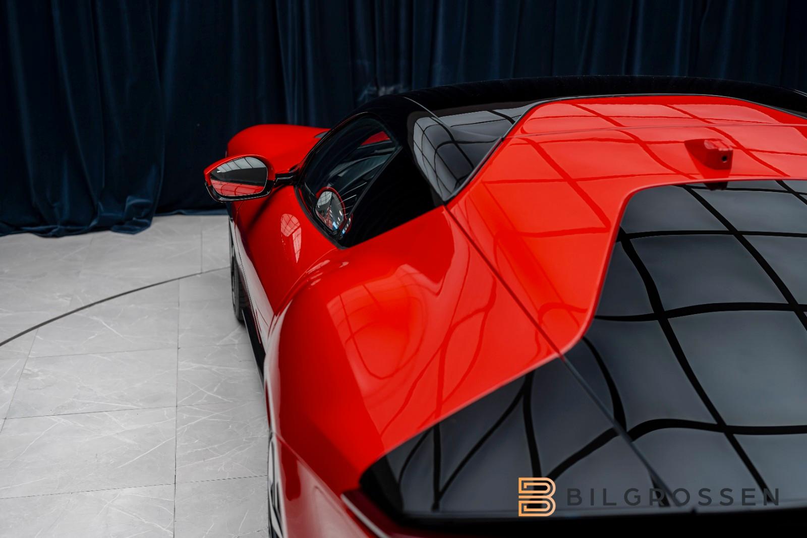 Ferrari Coupe 6.5 V12 CARBON LIFT PASSENGER DISPLAY