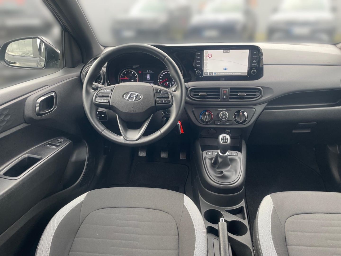 Fahrzeugabbildung Hyundai i10 1.0 Benzin Navigation Kamera Sitzheizung All