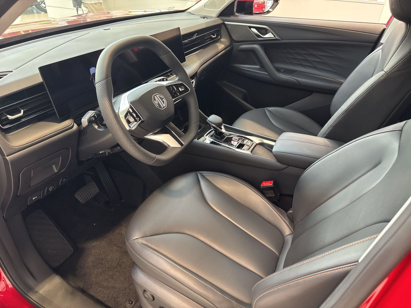 Fahrzeugabbildung MG HS 1.5 PHEV 200 kW Luxury TOP FINANZ 4,99% *