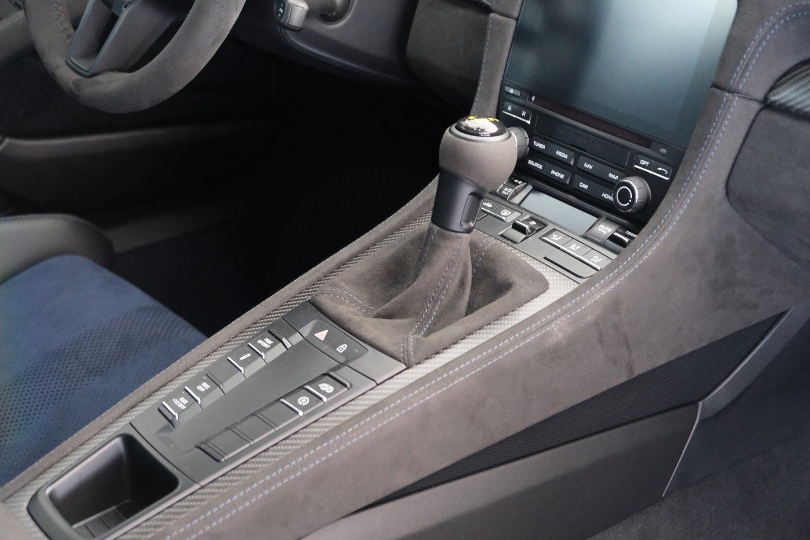 Fahrzeugabbildung Porsche Cayman GT4 RS/Weissach/PCCB/Approved 2028