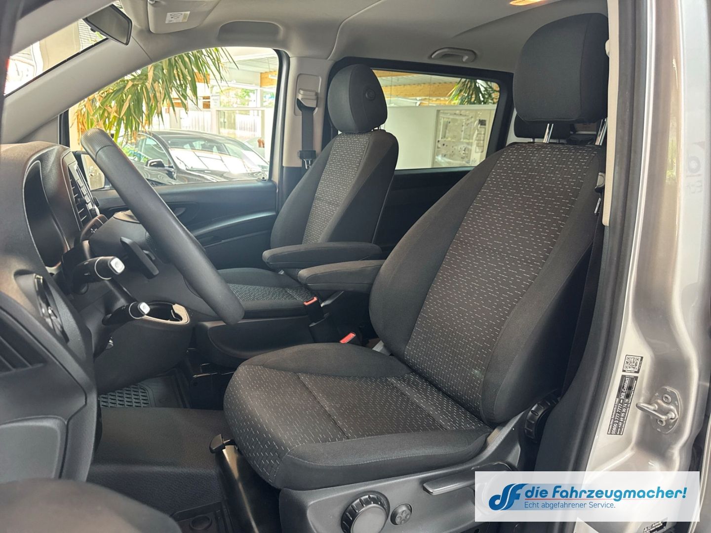 Fahrzeugabbildung Mercedes-Benz Vito Mixto 114 CDI 4x4 kompakt Navi Digitales Co