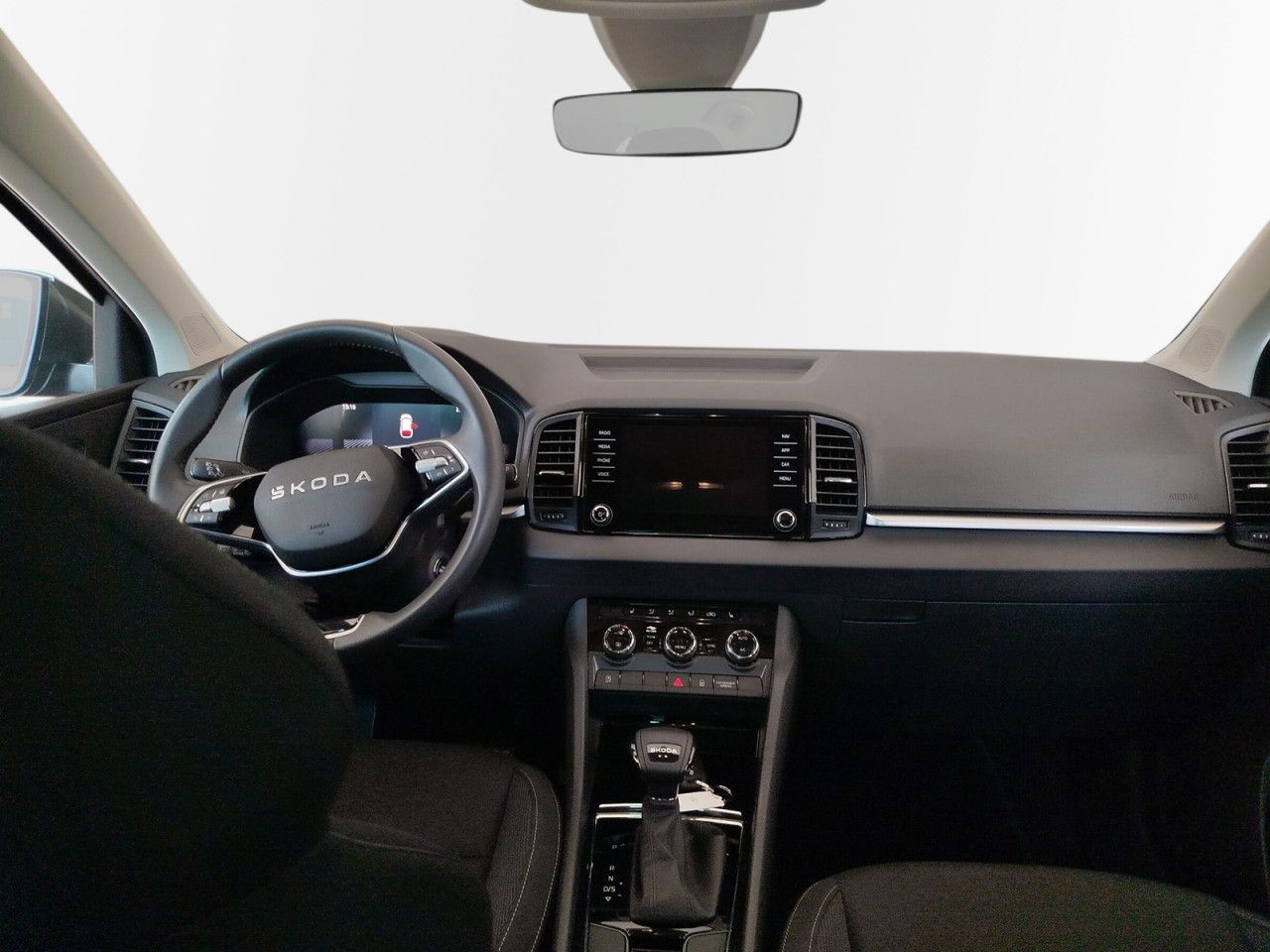 Fahrzeugabbildung SKODA Karoq Selection S110/1.5A7F, AHK