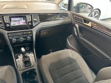 Volkswagen Golf *ACC*NAV*PDC*SitzHZ*2-ZONEN*ALCANTARA*AHK*