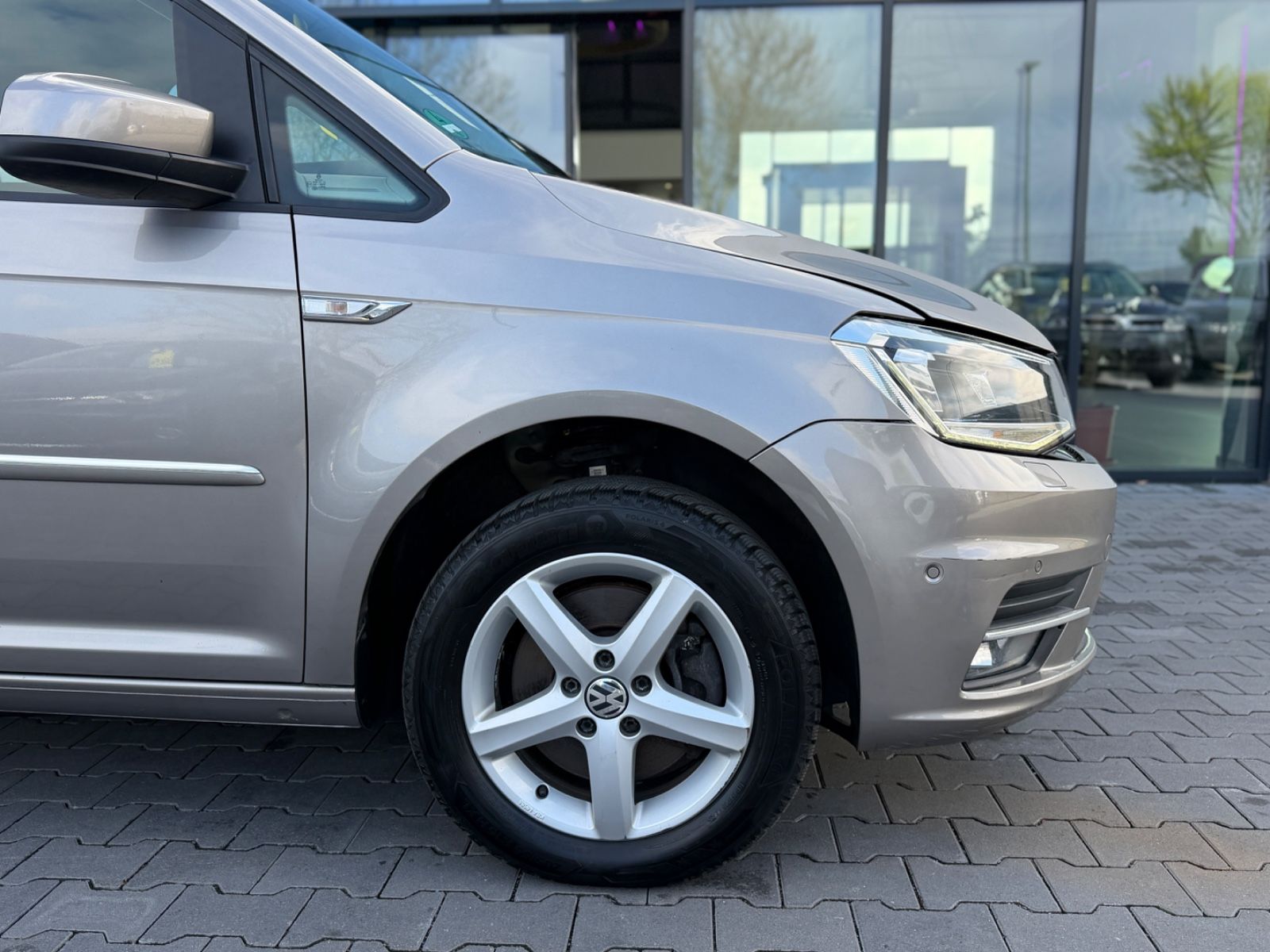 Caddy Maxi Highline 2.0 TDI DSG Navi BI-Xenon