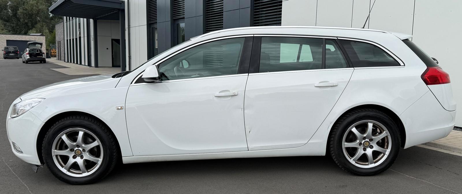 Opel Insignia 2012 — interior