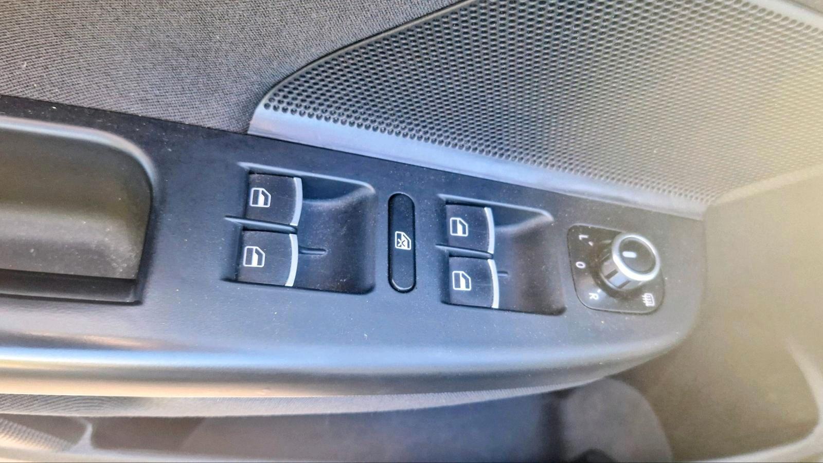 Volkswagen Golf 2011 — photo 14