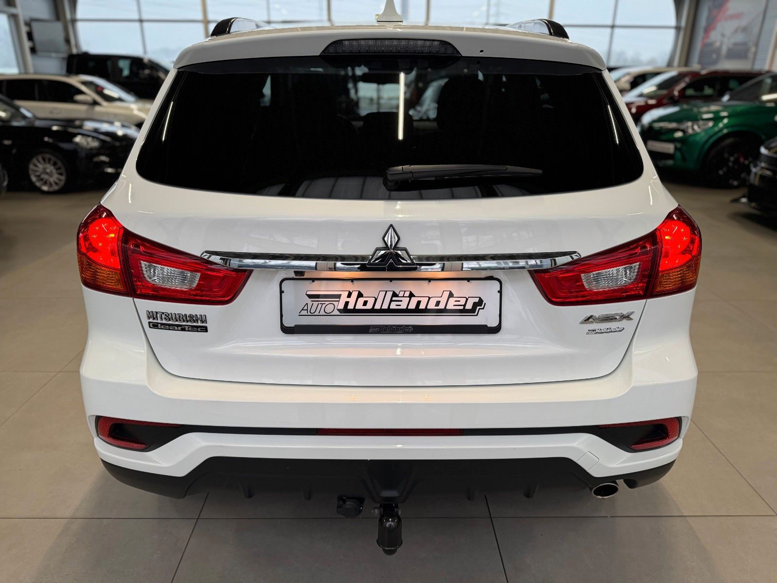 Fahrzeugabbildung Mitsubishi ASX 1.6 Edition+ Black-Paket 2WD "AHK Sitzheizg"