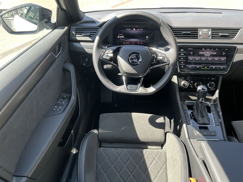 Fahrzeugabbildung SKODA Superb Combi 2.0 TDI DSG Sportline+Busin.Columbu
