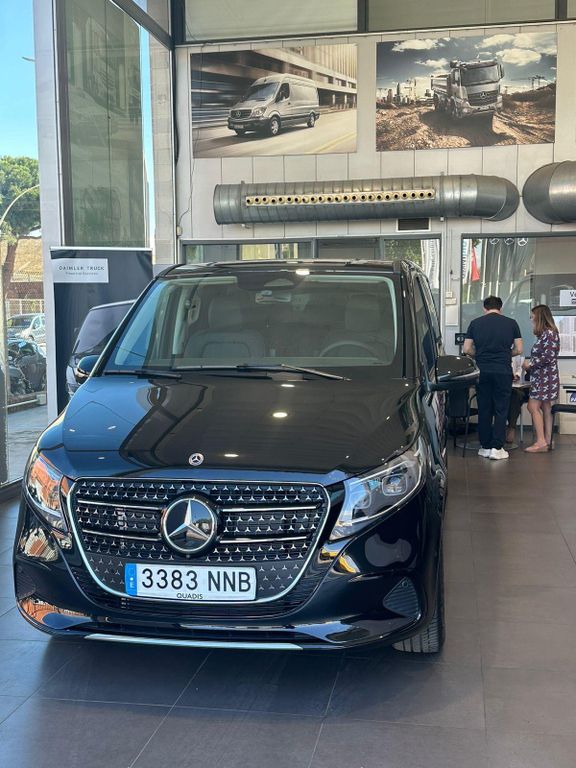 Image of Mercedes-Benz V 220