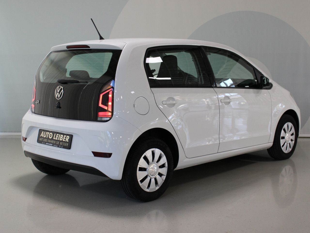 Fahrzeugabbildung Volkswagen up! move Klima/SHZ/Maps+More Dock