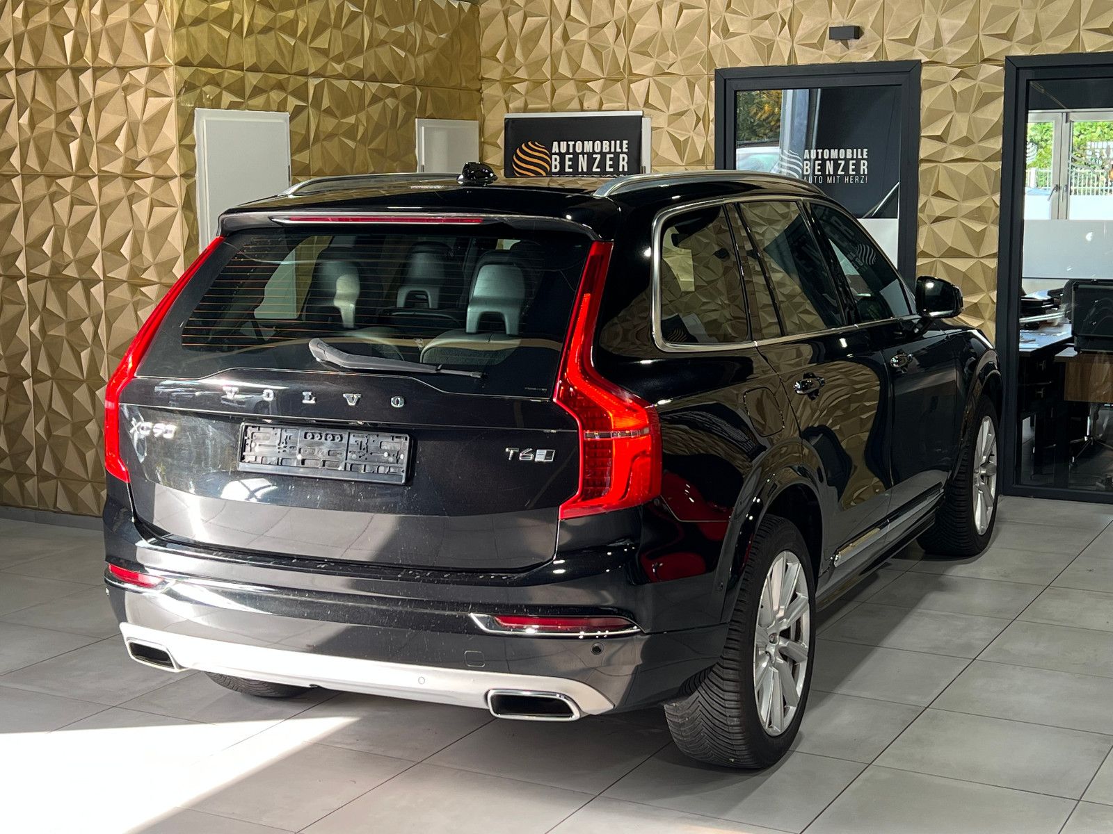 Fahrzeugabbildung Volvo XC90 Inscription AWD/7-SITZE/KAMERA/LEDER/LED