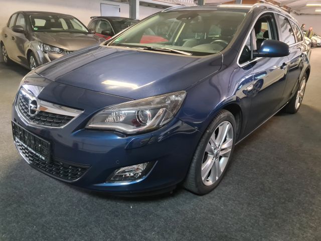 Opel Astra J Sports Tourer Innovation T LEDER XENON