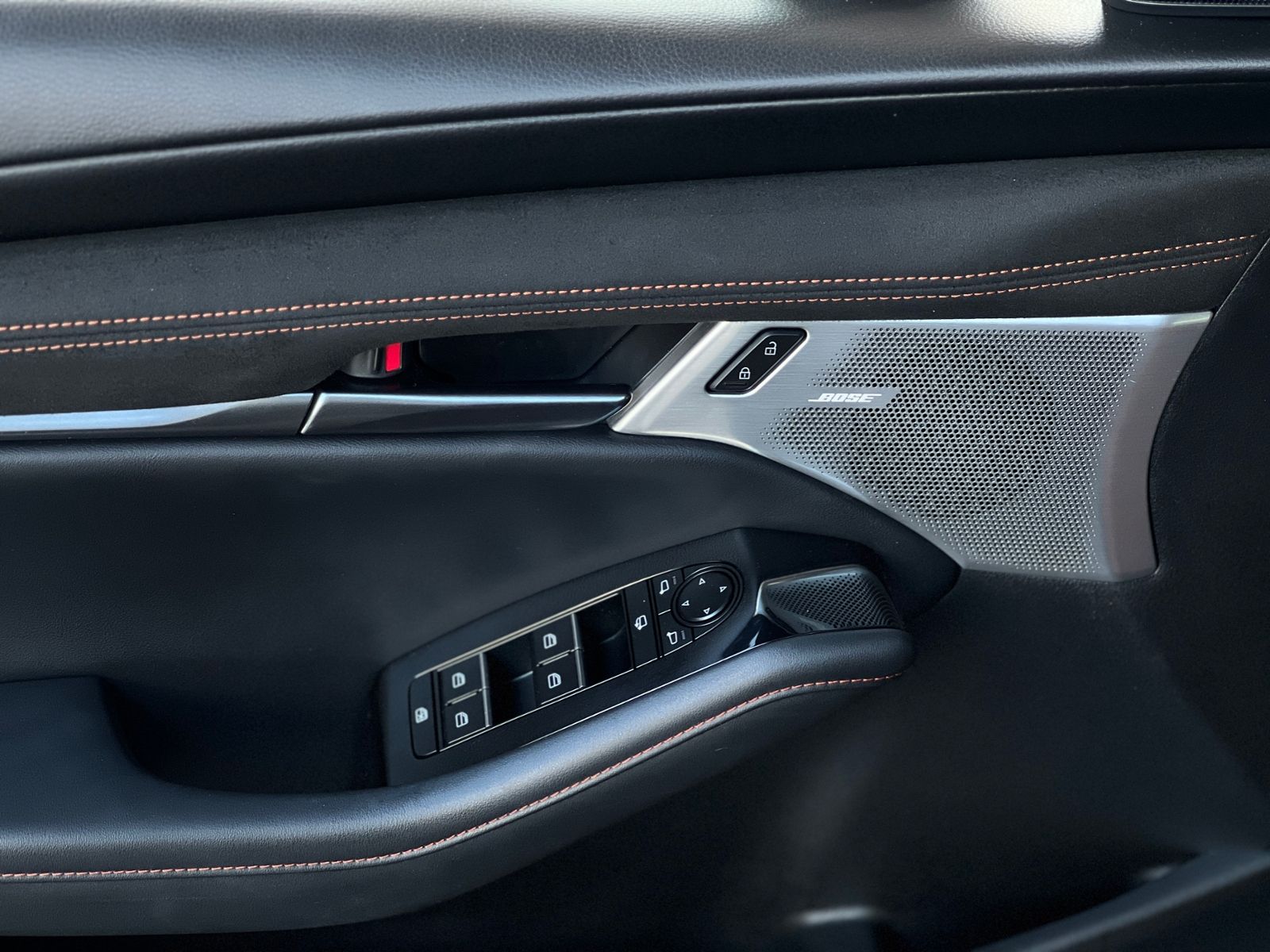 Fahrzeugabbildung Mazda 3 M Hybrid Nagisa BOSE MEMORY HUD NAVI RFK SHZ