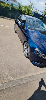 Mercedes-Benz E 300 d Autom. - - Mercedes-Benz E 300 mit Diesel-Antrieb: Limousine