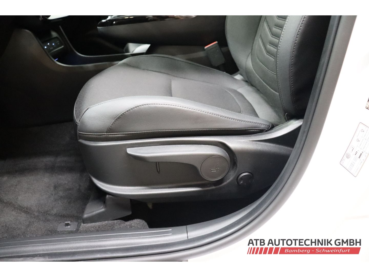 Fahrzeugabbildung Hyundai Tucson Trend PHEV 1.6 T-GDi 6-AT 4WD Navi Digita