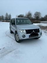 Mitsubishi Pajero V80 - Mitsubishi Pajero: V