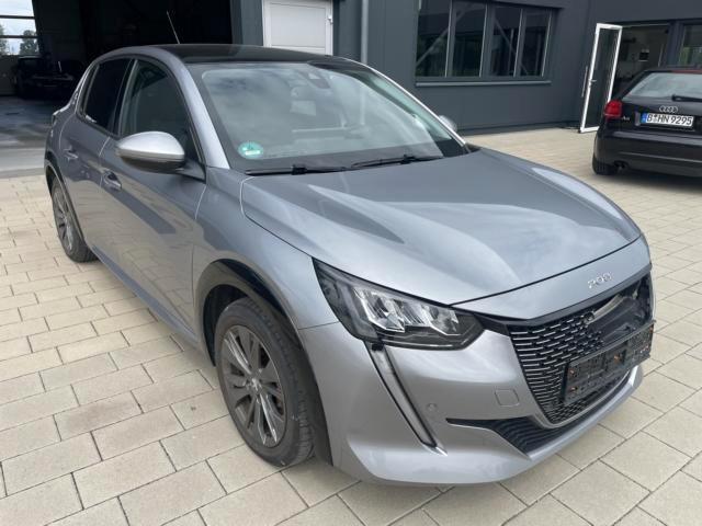 Peugeot 208 e AllurePanorama1Hand 2020