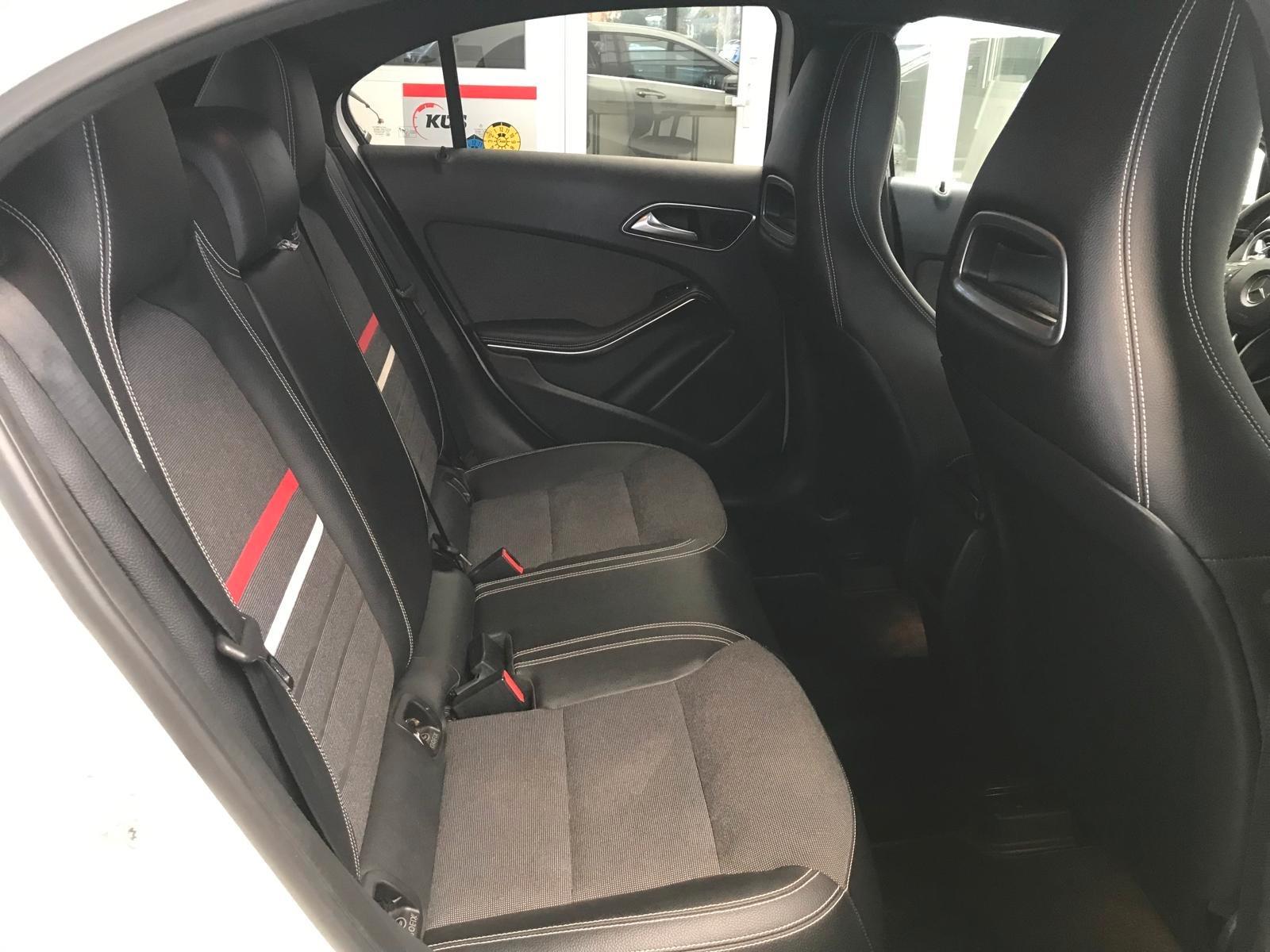 Mercedes-Benz A 250  BlueEfficiency/ Harman-Kardon/Xenon/Navi