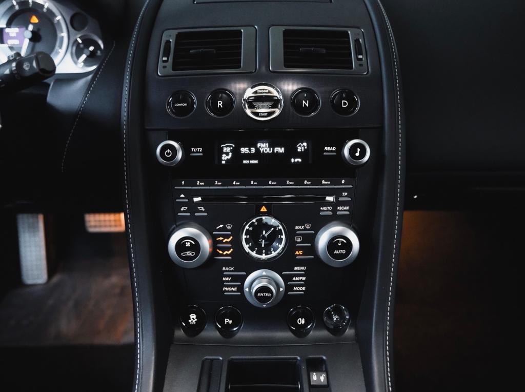 Aston Martin V8 Vantage