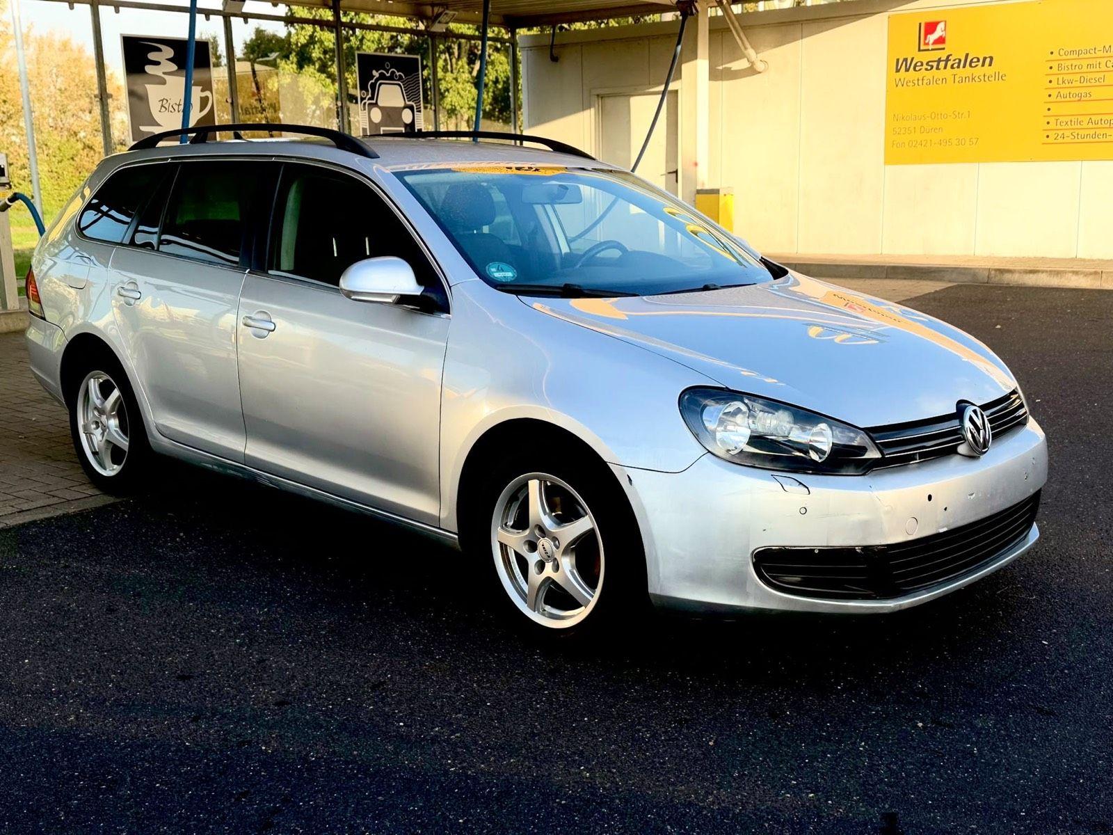 Volkswagen Golf 2011 — вигляд ззаду