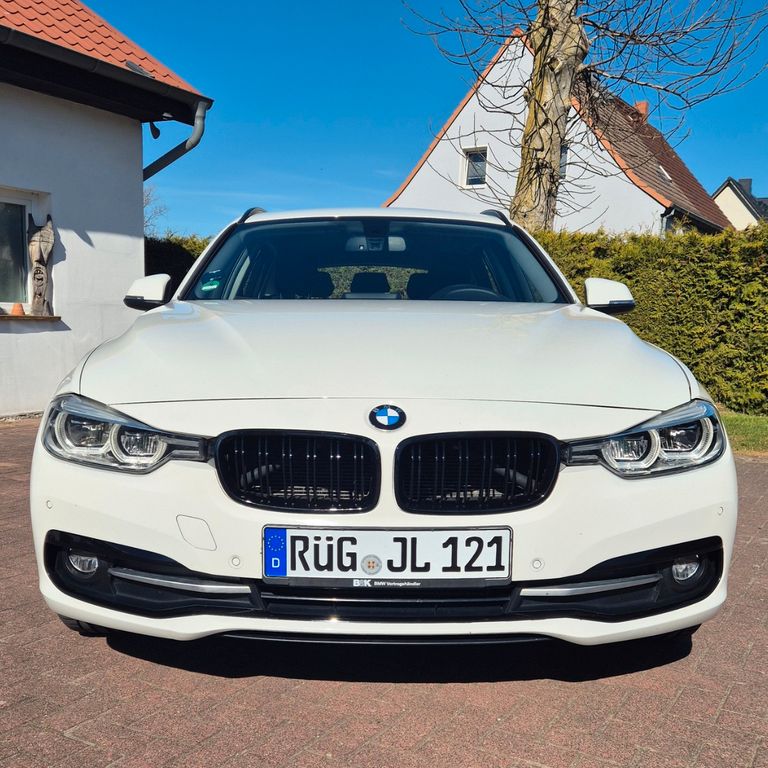Image of BMW 320