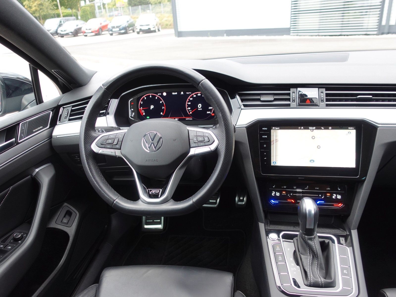 Fahrzeugabbildung Volkswagen Passat Variant 1.5 TSI OPF DSG R Line Pano/HarmK