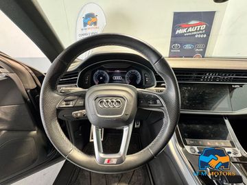Audi Q8 - 12