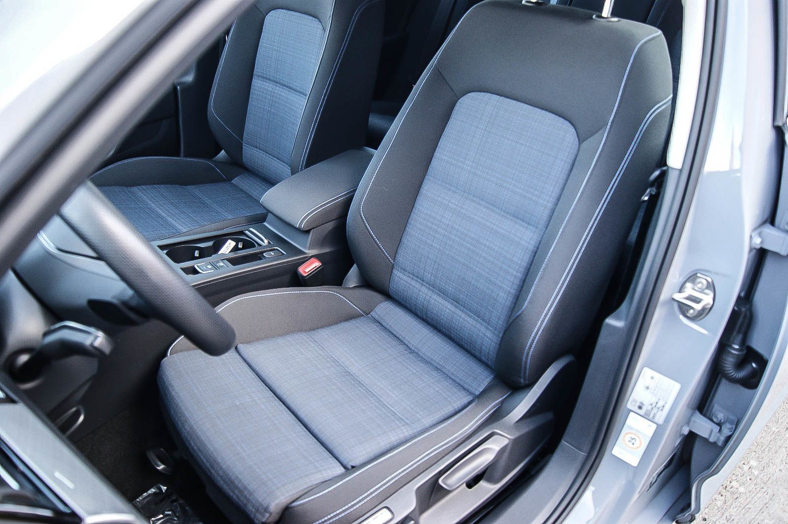 Fahrzeugabbildung Volkswagen Passat Variant HYBRID GTE iQ LED ACC NAVI 1.HAND