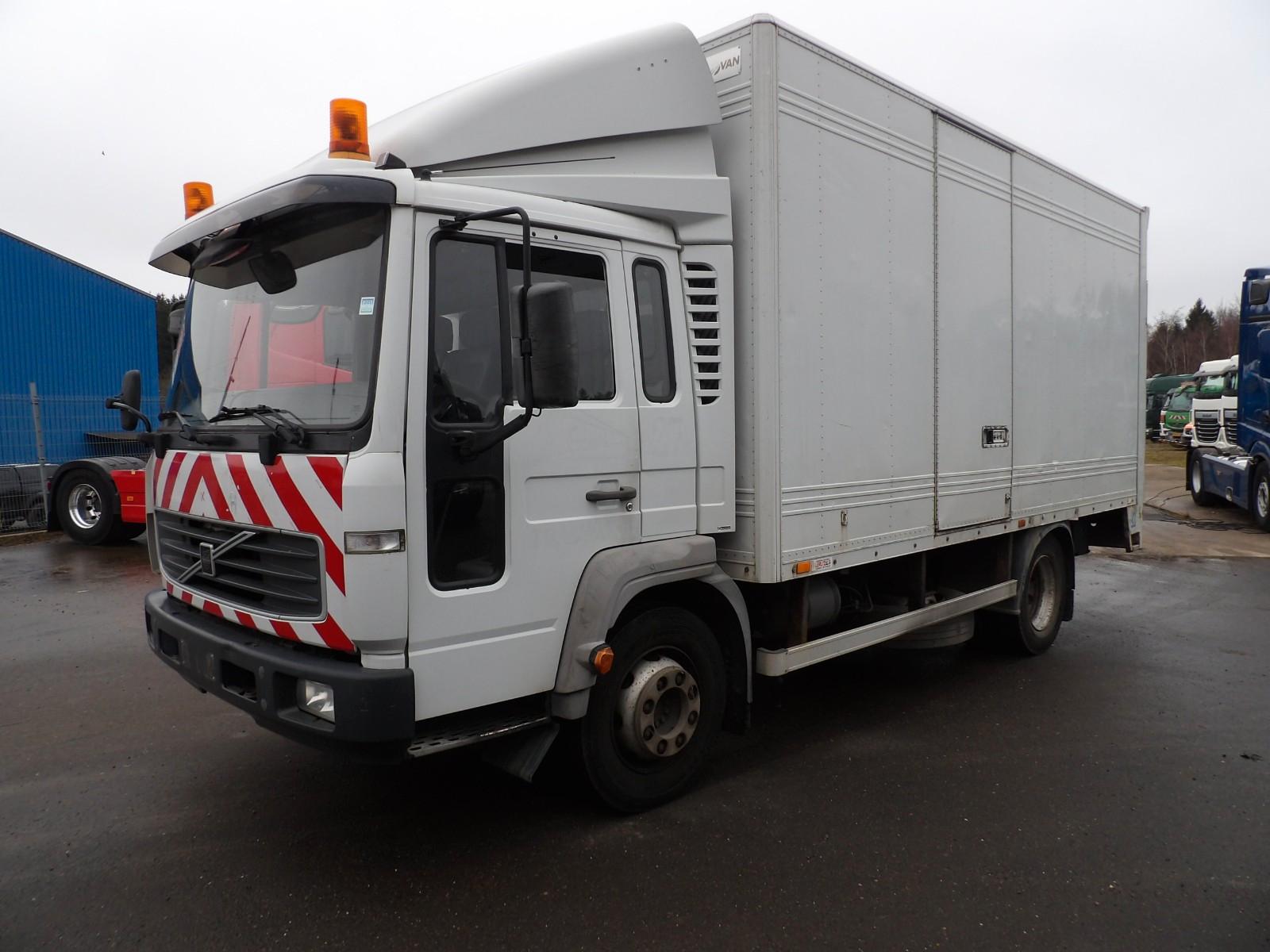 Volvo FL6-HEBEBÜHNE-BLATTGEFEDERT-ORIGINAL KM-1 HAND