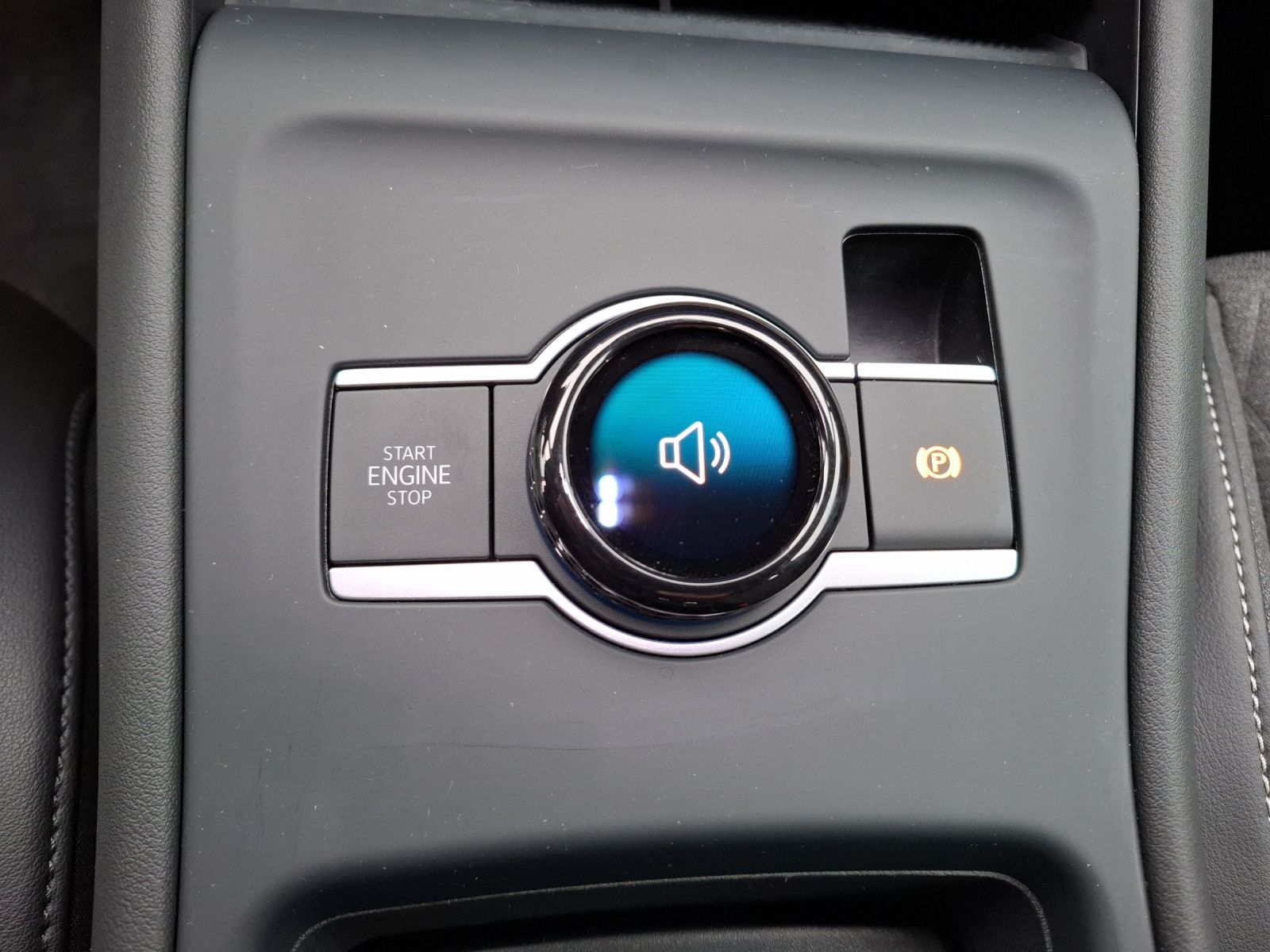 Fahrzeugabbildung Volkswagen Tayron TDI Life DSG 4M LED AHK Navi HUD AID ACC