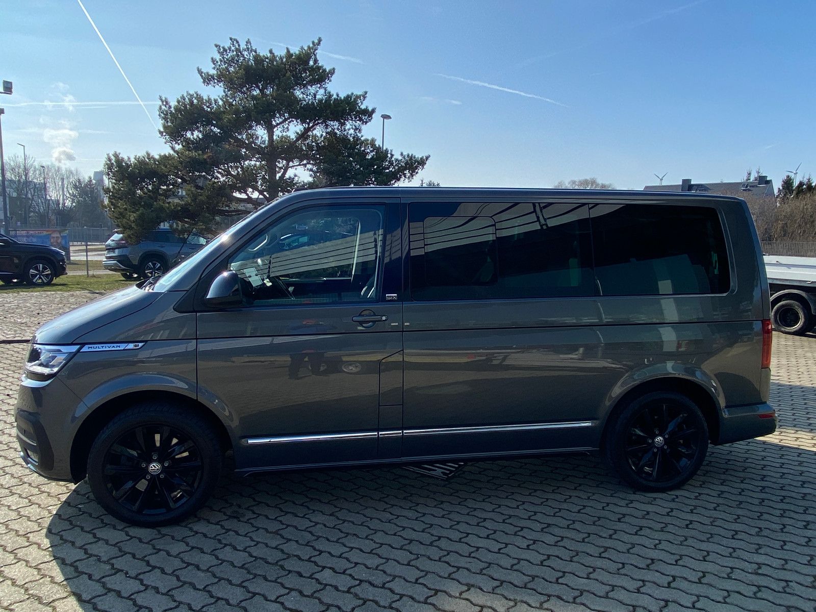 Fahrzeugabbildung Volkswagen T6 Multivan 6.1 Comfortline