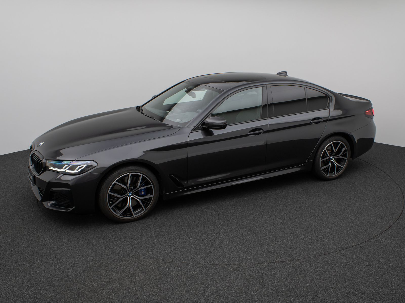 Fahrzeugabbildung BMW 540i xD M Sport Glasdach Laser Kamera HUD SoftCL