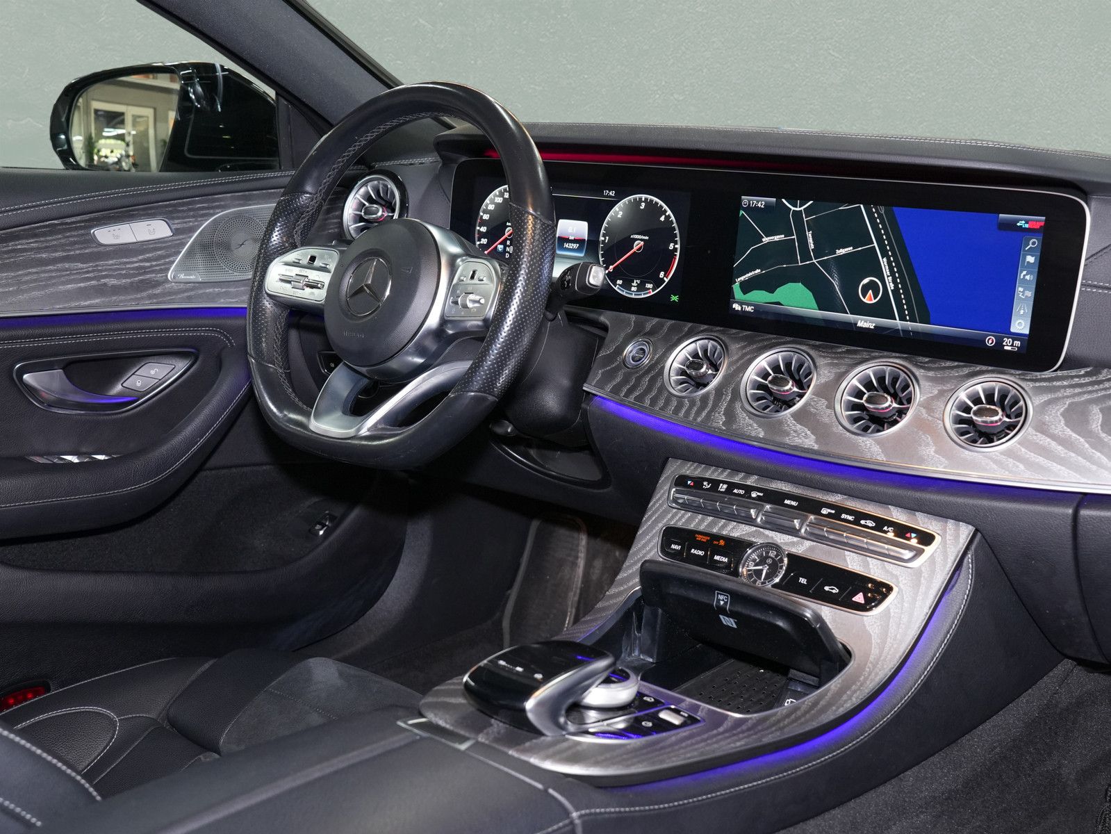 Fahrzeugabbildung Mercedes-Benz CLS 400 d 4Matic - AMG|Matrix|Distronic+|Burmest