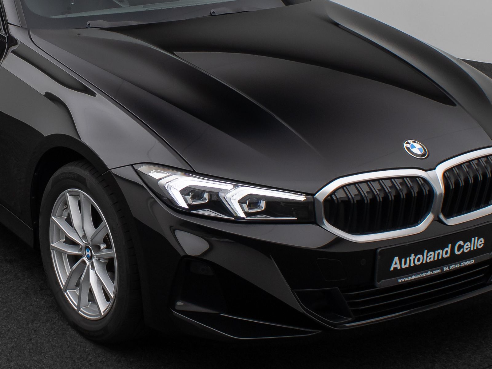 Fahrzeugabbildung BMW 318i Widscreen DAB Geschwindigkeitsreg PDC LED