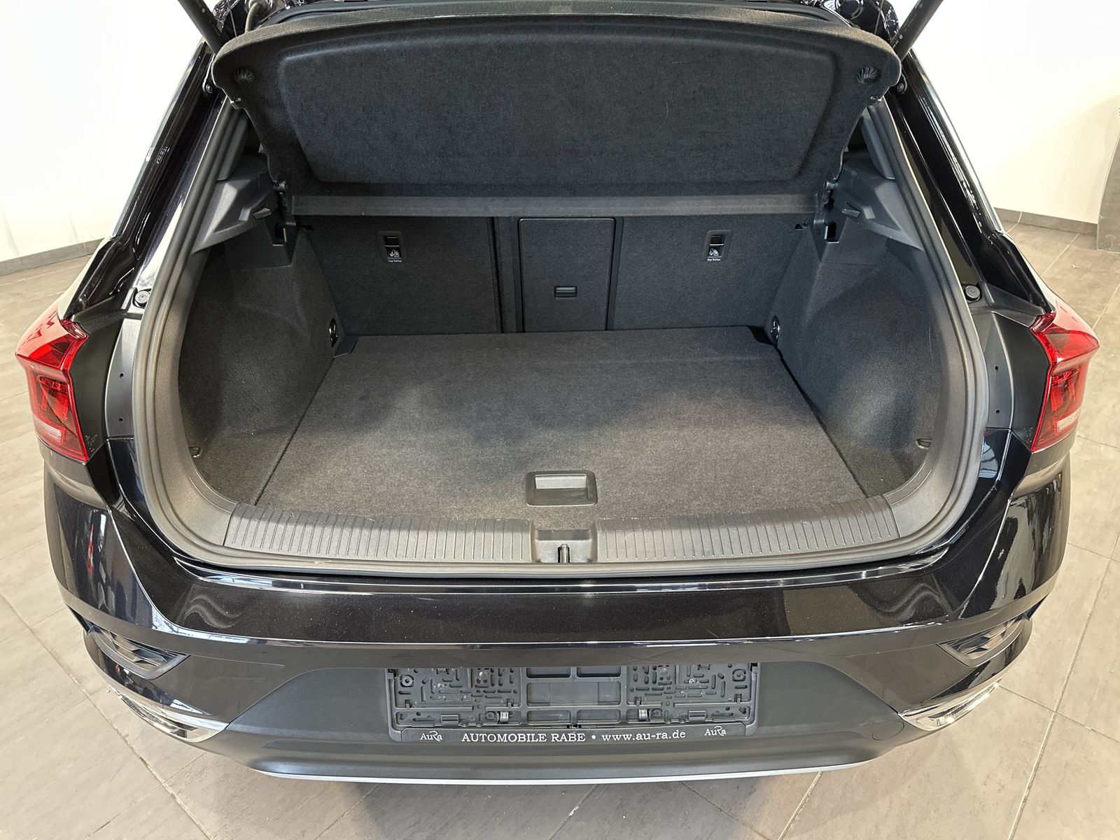 Fahrzeugabbildung Volkswagen T-Roc 2.0 TDI 4M DSG Sport NAV+LED+ACC+VCOCK+1HD