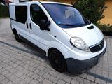 Opel Vivaro mit Schiebetüren rechts und links - : Van, mit Schiebetueren