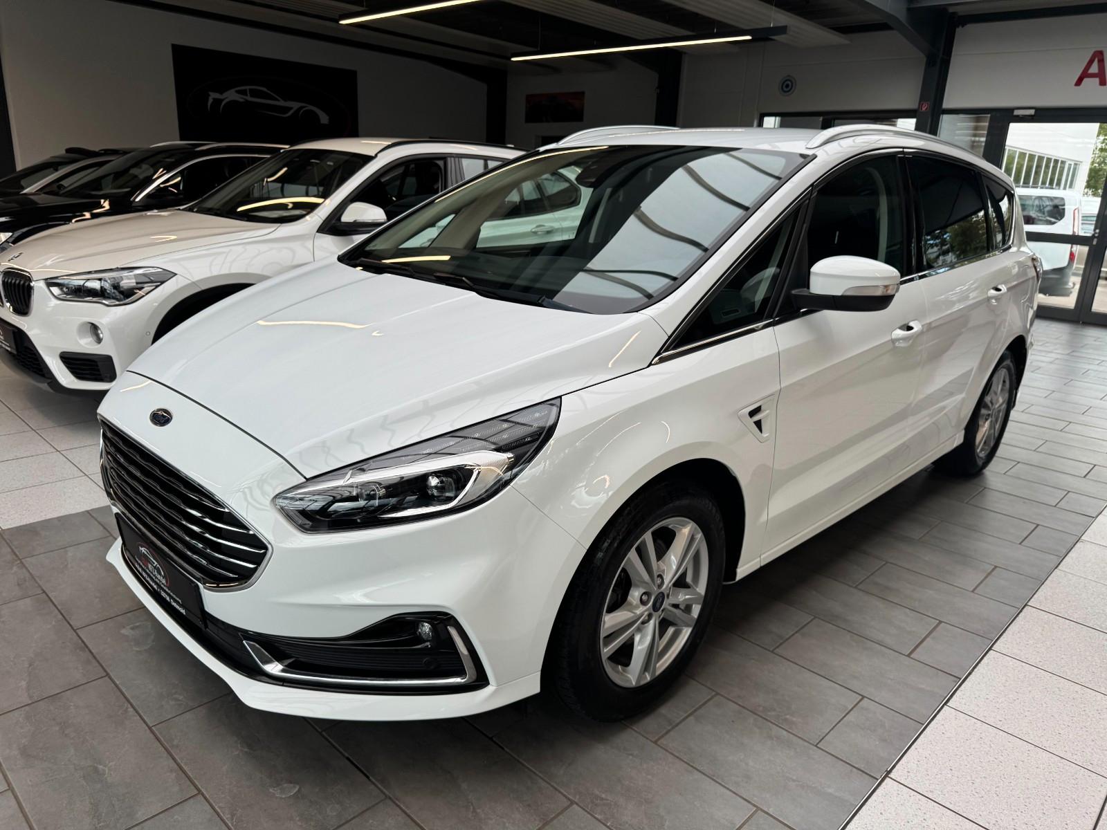 Ford S-Max S-MAX Hybrid Titanium