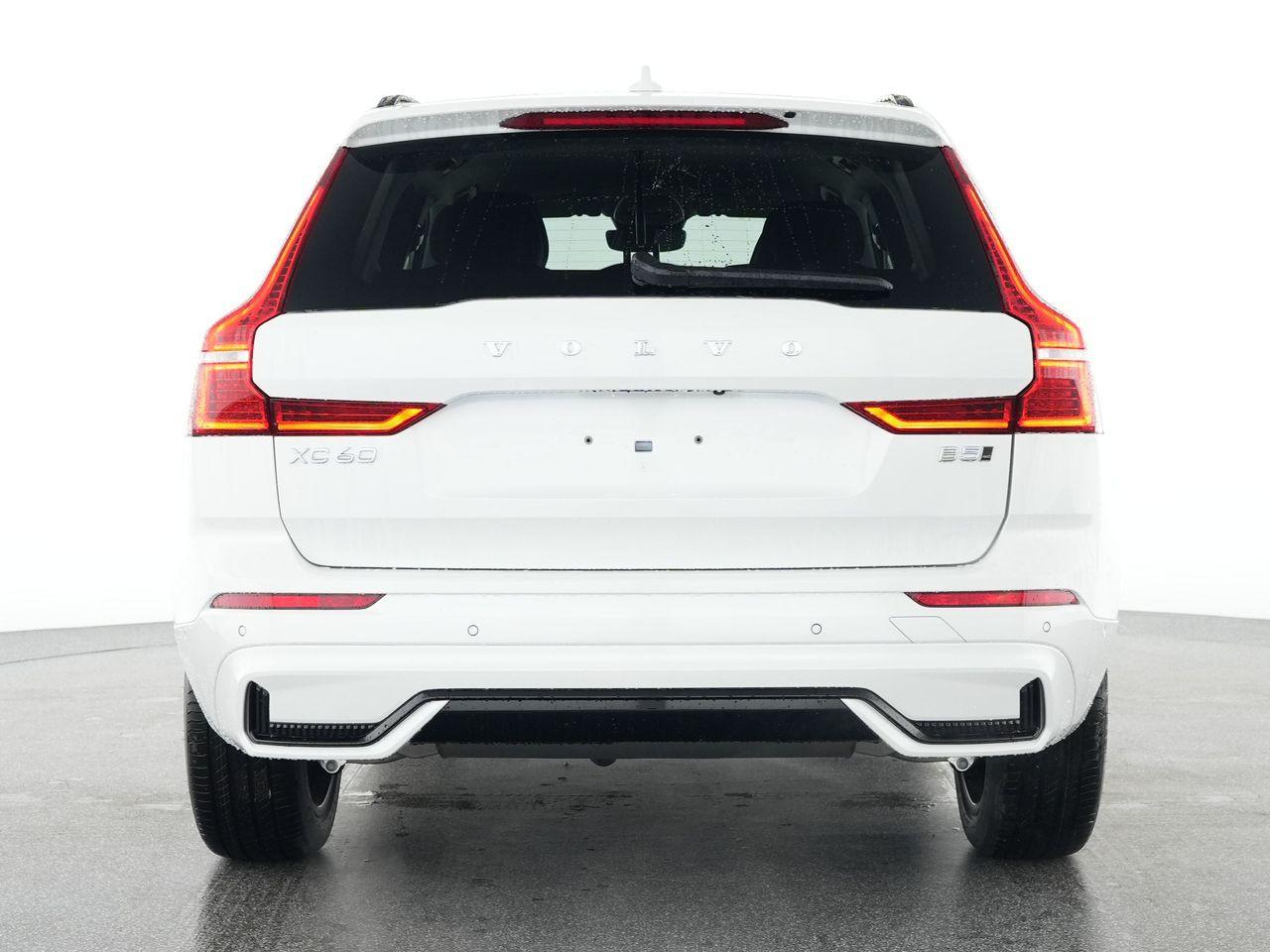 Volvo XC60 B 5  Plus Dark AWD, Navi, Nappaleder