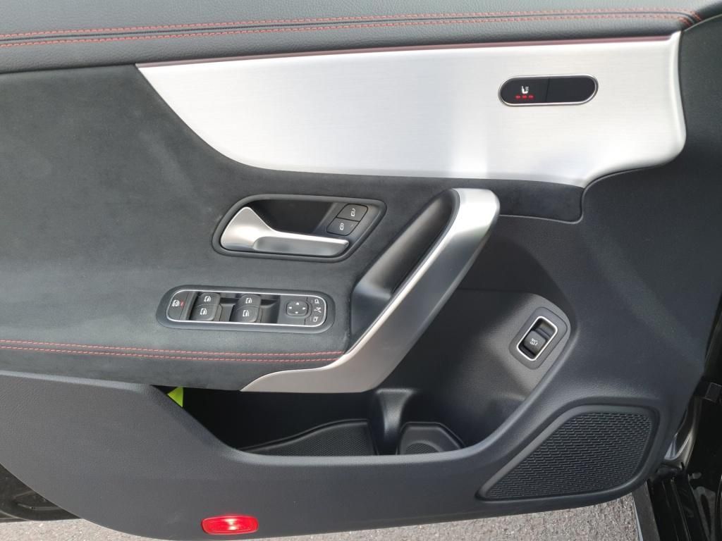 Fahrzeugabbildung Mercedes-Benz CLA 180 SB AMG*AHK*Distronic*LED*el. Heckklappe*