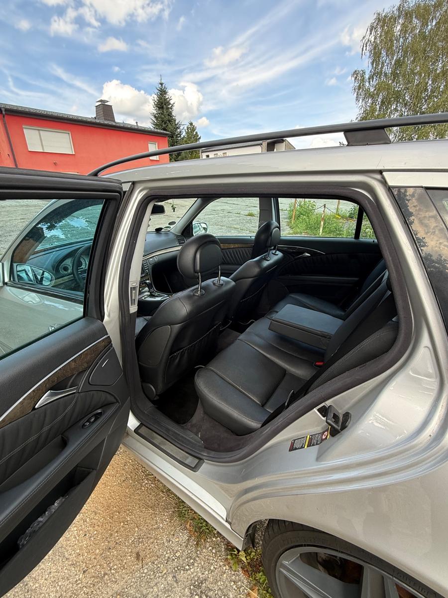 Mercedes-Benz E280 2004 — photo 13