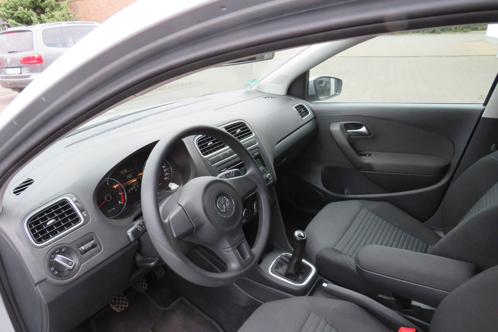 Fahrzeugabbildung Volkswagen Polo V Comfortline KLIMA RADIO SCHECKHEFT