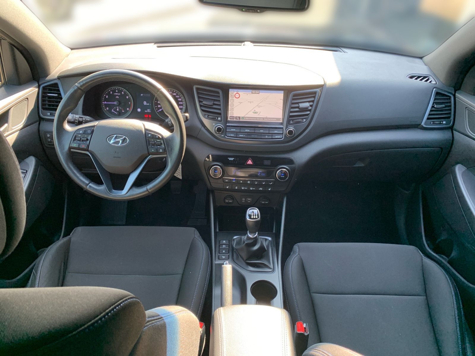 Fahrzeugabbildung Hyundai TUCSON 1.6 Passion Navi 8xbereift