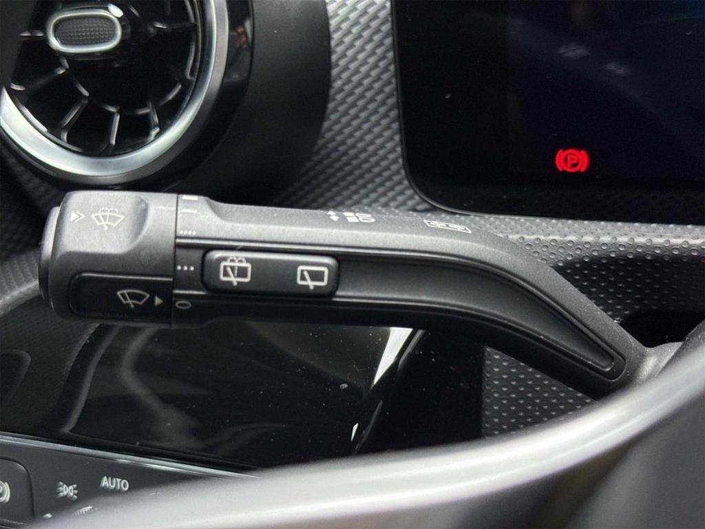 Mercedes-Benz A 180 Widescreen Multibeam AHK Kamera Leder MULT