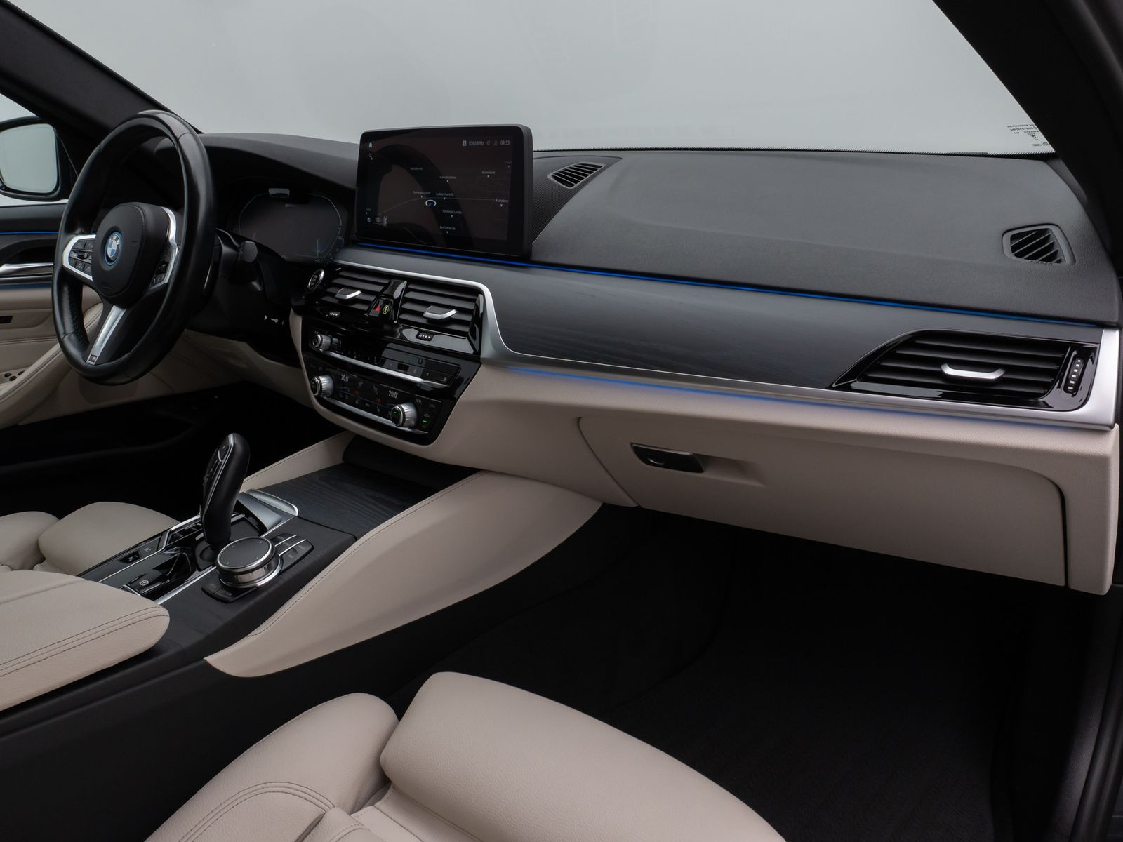 Fahrzeugabbildung BMW 530e xD M Sport Kamera Laser HUD DAB Komfort AHK